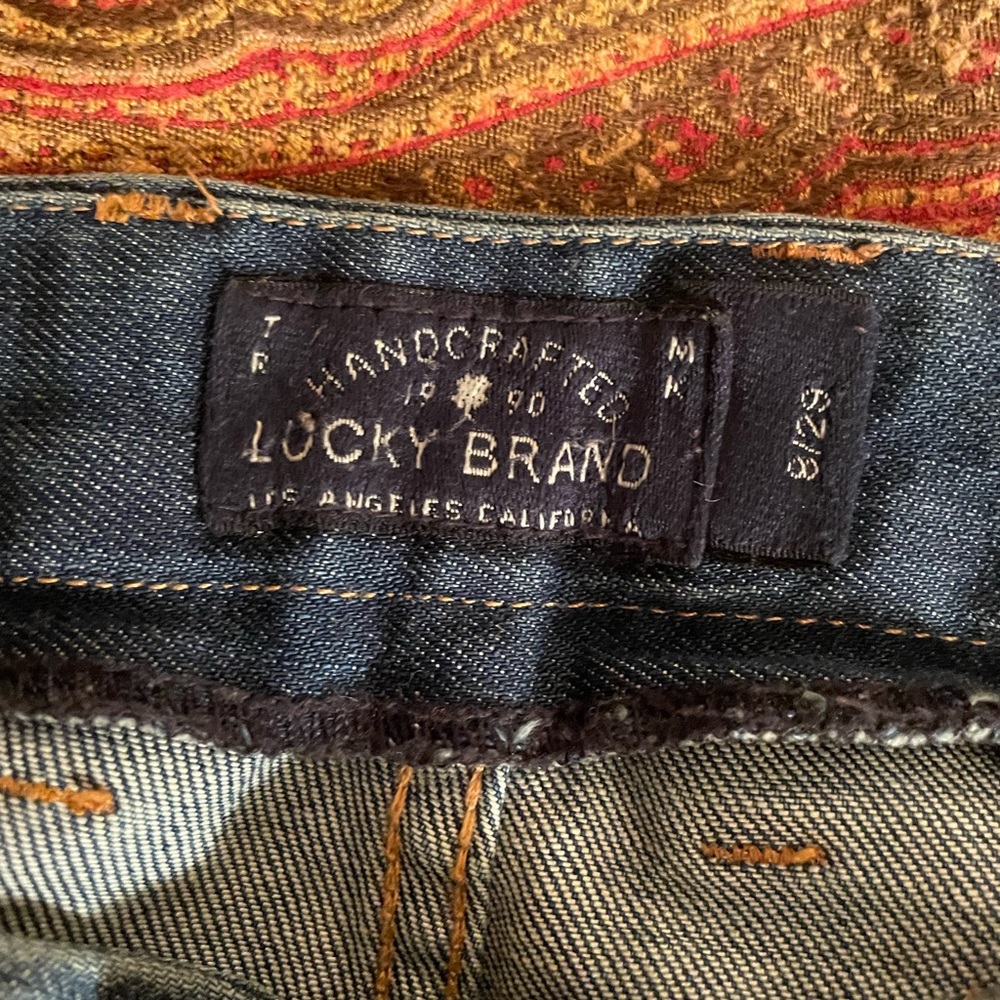 Crop Jean.  No issues.  Worn sparingly.